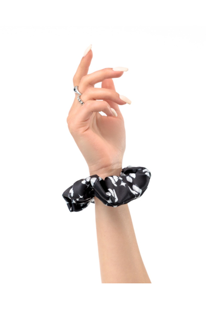 hi stars scrunchie black